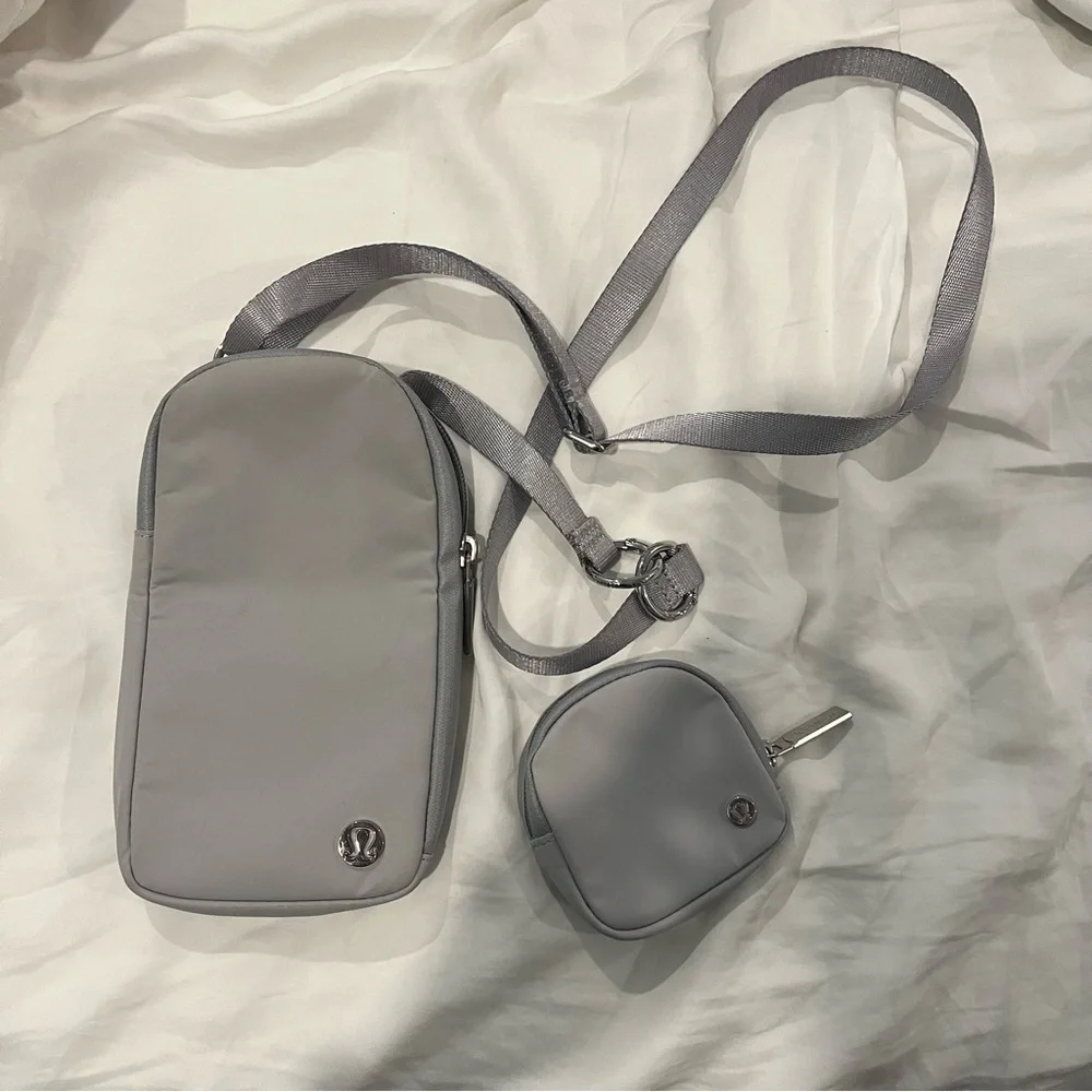Lululemon small cross body bag with coin purse - Picture 1 of 3